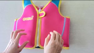 Winmax Childrens Life VestChildrens Swimsuit Assist Swimwear Swimming Training Buoyancy Bathing Suits Swim Vest Floating Neoprene Life Vest for 1-9 Years