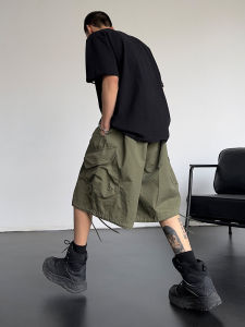 กางเกงขาสั้นทำงานทรงหลวมสไตล์ High Street กางเกงขายาวห้าส่วนสำหรับผู้ชายและผู้หญิง กระเป๋าใหญ่ สไตล์ใหม่ ฤดูร้อน ปี 2024 กางเกงขายาวลำลอง