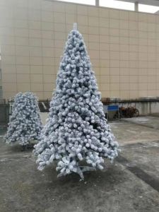 สีขาว Flocking Christmas Tree สเปรย์หิมะสถานการณ์ตกแต่งบ้านกํามะหยี่ 1.5m 1.8m 2.1m 3m 4 สีปรับแต่งได้