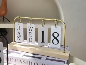 Vintage Wood Block Calendar Wooden Perpetual Calendar With Metal Iron Ring