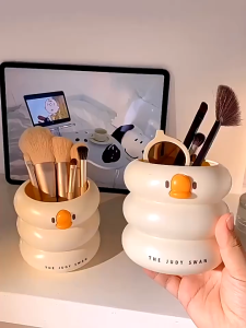 Ống bút hộp đựng đồ đa năng bé vịt tròn mỏ vàng LILA OBVITTRANG20