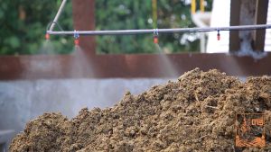 ปุ๋ยอินทรีย์มูลไก่ไข่อัดเม็ด 100 % ตราโทริ (น้ําหนัก 1 กิโลกรัม)