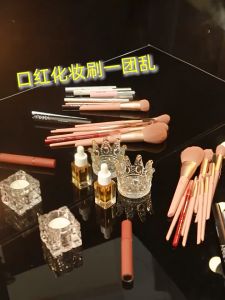 Makeup brush storage cartridge dust-proof rotating large capacity cosmetics storage cartridge desk top mouth red eye shadow storage rack pen container