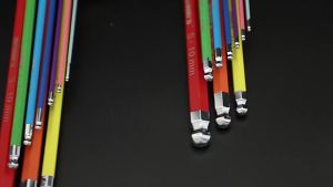 Bộ Lục Giác Đầu Bi Sắc Màu 9 Món Ngắn Lục Lăng Đầu Bi F041239 Wynns 1.5mm-10mm Thép cao cấp