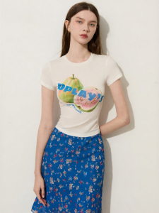 D-PLAY | Cool and Thin Rayon White Slim-fit T-shirt