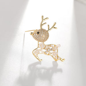 เก๋น่ารักกวางหน้าอกขาโลหะผสมฝังอัญมณีมุกการออกแบบที่ไม่ซ้ํากันป้องกันแสงสะท้อนอุปกรณ์เสริมสําหรับคนรักแฟชั่น