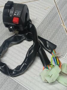 Cùm công tắc đèn xe wave 1999 và 2000 hàng THIÊN HOA  CUNG CẨP P bền bỉchính xác  anh em mua hàng LH zalo 0903761336.