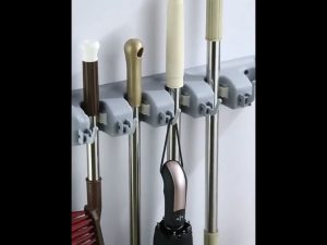 Gantungan Sapu PelMultifungsi Cleanmatic