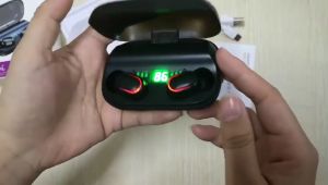 หูฟังสเตอริโอไร้สาย ระบบเสียงรอบทิศทางเบสหนักแน่น ตัดเสียงรบกวนได้ดี กันน้ำ แบตสำรองในตัวชาร์จมือถือได้ TWS Sound Of Quality Wireless Bluetooth 5.0