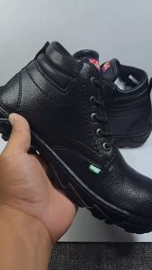Sepatu Safety Wanita dan Pria Ukuran 39 sampai 45 Sepatu Safety Ujung Besi