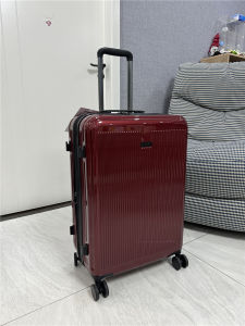 High-Quality Red Luggage Fashionable Trendy 20-Inch Womens Carry-On Suitcase 28-Inch Expandable Password Travel Suitcase