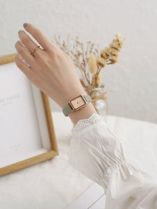 Goder Square Quartz Watch for Women Simple Elegant Leather Strap Student Fashionable Chinese Brand Alloy Case Mineral Glass