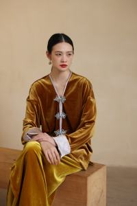 Taoran New Chinese Style Womens Top Coat Buttoned Wedding Morning Robe Traditional National Style round Neck Velvet Jacket