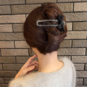 กิ๊บติดผมรูปผีเสื้อประดับเพชรสำหรับผู้หญิง 2025 รุ่นใหม่ หรูหรา ดีไซน์ด้านหลังศีรษะ ที่หนีบผมแบบอเนกประสงค์ ที่หนีบปากเป็ด