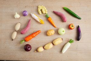 Artificial Fruits and Vegetables Plastic Model Red Bell Peppers and Sweet Potatoes Home Decor Toy from Guangzhou China