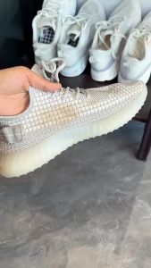 Pembersih Sepatu Foam Cleaner 200ml: Solusi Membersihkan Sepatu Anda