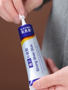 รองเท้ากันน้ำกาว 60ml เหนียวกาวซ่อมรองเท้าจะไม่ทำร้ายรองเท้านำมาใช้ใหม่