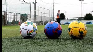 ลูกฟุตบอล นักเรียนผู้ใหญ่เด็ก ฝึกฟุตบอล ลูกบอล มาตรฐานเบอร์ 5 Soccer Ball PVC มันวาว ทำความสะอาดง่าย ฟุตบอล ลูกฟุตบอล