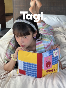 Tagi. 66 GO Collage Album Passport Book (Anniversary Limited Edition) สมุดพาสปอร์ตแบบลิมิเต็ดอิดิชั่นคอลลาจ