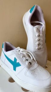 Sepatu putih pria dan wanita bahan IMPORT murah bisa COD bayar ditempat