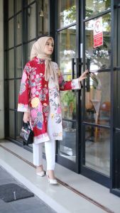 Tunik Batik Mawardiyah Merah: Pilihan Modis Untuk Acara Penting