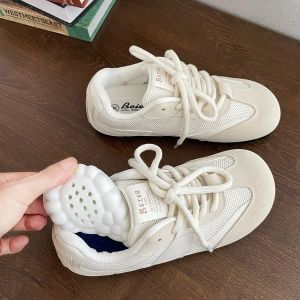 รองเท้านักเรียนแบนด้านล่างระบายอากาศน้ำหนักเบารองเท้าผ้าใบทันสมัยใหม่ฤดูร้อน2024