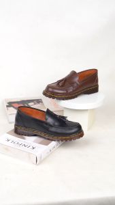 Sepatu Slip On Wanita Loafers Docmart With Tassel Bahan Kulit 7011