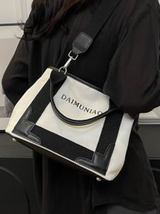 Summer Canvas Tote Bag Womens Commuter Shoulder Crossbody Bag Large Capacity Letter Design Fashionable Shopping Bag Shape