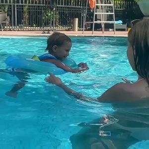 [Free Pump] Swimbobo Free Pump Double Security Baby infant Learn Swimming Inflatable Float Safety 宝宝游泳圈安全颈圈 Cincin Renang Bayi
