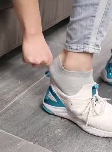 【Fast delivery】Hand Foot Crack Cream 30g Heel Chapped Peeling Foot and Hand Repair Anti Chapping Wrinkle Treatment Skin Cracking Horse Oil Foot Cream Callus Remover Foot Care Cream For Cracks And Dry Cracked