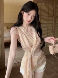 GUZILIAN | Áo Thun Hàn Quốc Có Ren Cổ V Thiết Kế Không Đối Xứng Ôm Dáng Mùa Hè