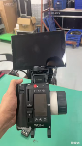 Giá đỡ màn hình SZJELEN ARRI WCU-4 giá đỡ màn hình gắn bằng vít 1/4 inch. Có thể điều chỉnh tiến lùi thông qua đĩa răng. Giá đỡ bộ điều khiển lấy nét không dây.