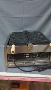 Máy 3 Đầu Thỏ Rabbit Shape Waffle Machine Maker Electric 2400W 220V EU PLUG PVN7327