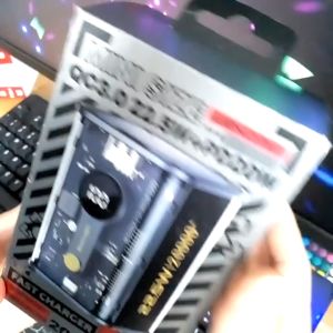 Sạc dự phòng WEKOME WP 333 dung lượng 10000mah hỗ trợ sạc nhanh 20W màn hình led hiển thị phần trăm pin Pin dự phòng trong suốt WEKOME WP-333 10000mah