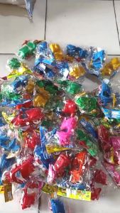 MAINAN MOTORAN METIK VESPA PLASTIK WARNA 1 BAL 60PCS