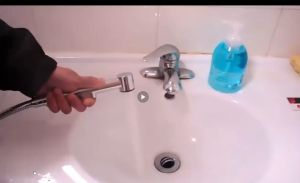 Murah sepaket Kepala Jet Shower Bidet Toilet Engkol Tekan dengan Penutup on off Modern