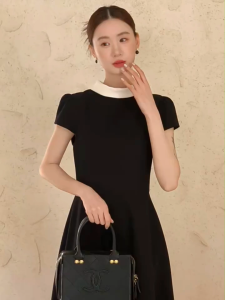 Đầm đen dáng xòe thanh lịch công sở - phối cổ tròn trắng – Tôn dáng đi làmdự tiệc_BS0160