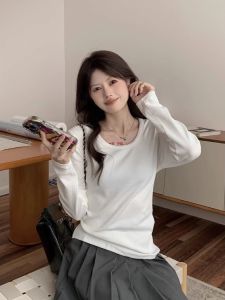 เสื้อยืดคอวีสีพื้นแขนยาวสำหรับผู้หญิง เสื้อชั้นในสไตล์ฤดูใบไม้ร่วงใหม่ ดีไซน์เก๋ไก๋ ขอบสีเดียว เสื้อผ้าทำงานสไตล์เกาหลี