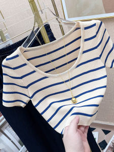 เซ็กซี่ U-neck Clavicle ลายทาง ผู้หญิง เสื้อยืดแขนสั้นถัก สลิมฟิต เสื้อครอป Pure Desire Style ฤดูร้อน สินค้าใหม่ เสื้อท่อนบน