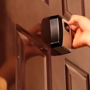 GlobalTools 🛠️ กล่องล็อคเก็บกุญแจ 4 หลัก กล่องเก็บกุญแจป้องกันฝุ่น 5 กุญแจสำหรับบ้าน ราคาถูกต้อง