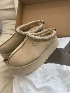 Womens Wool Slippers Thick Bottom Snow Boots Waterproof Platform Short Tube Casual Winter Shoes Rubber Sole Fashionable Outdoor Slippers
