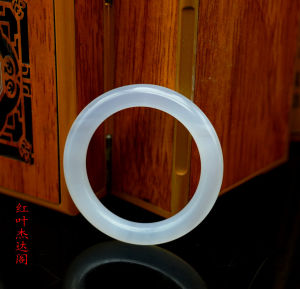 Natural Agate Jadeite Round Circle Pendant Necklace Jewelry White Chalcedony Fashionable Accessory Crystal Semi-Precious Stone