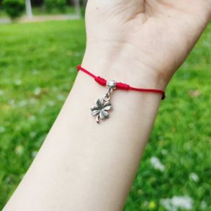 Vòng Tay Lắc Tay Dây Chỉ Đỏ May Mắn Mix Charm Cỏ Bốn Lá - MS018