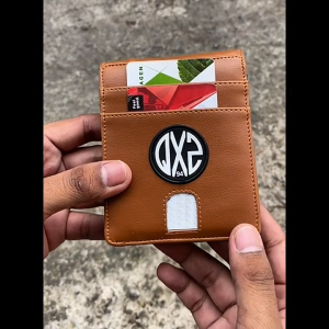 QXZ94 Dompet Pria Kulit PU Sintetis Coklat Pendek Kecil Lipat Polos Slot Kartu Uang Simpel BC01