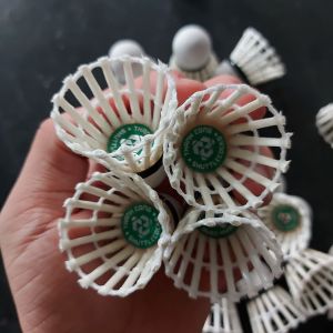 Đế quả cầu lông dùng làm móc len chuẩn chính hãng 95-99% trắng