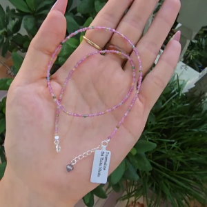 Q1654 Chuỗi 2v Tourmaline nhí đa sắc chủ đạo tông hồng chất kính trong loại VIP - Phong Thuỷ TUDO