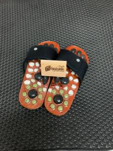 sandal kesehatan batu alam terbaik