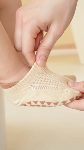 Set 3 Tất Cotton Chống Trơn Trượt Cho Bé Mềm Mịn Thoáng Khí Thiết Kế Ôm Chân Co Giãn Linh Hoạt Hạn Chế Tối Đa Nguy Cơ Trượt Ngã Độ Bền Cao