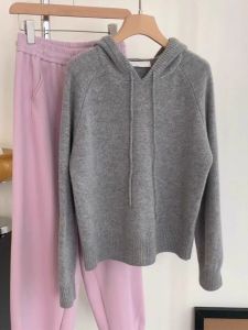 นุ่ม หมีขนเรียงราย มีฮู้ด เสื้อสเวตเตอร์ ผู้หญิง ฤดูใบไม้ร่วง ฤดูหนาว แขนยาวถัก ลำลอง สวมใส่สบายพอดีปกติ คอวี เสื้อผ้าถัก