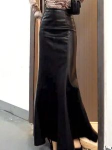 High Waist Black PU Leather Mini Skirt with Fish Tail Design Spicy American Girl Style Womens Fashion Autumn 2024 New Arrival